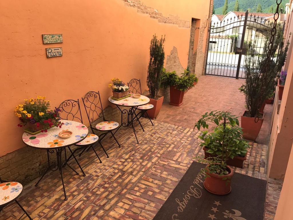 Hotel Borgo Antico Fabriano Exterior photo