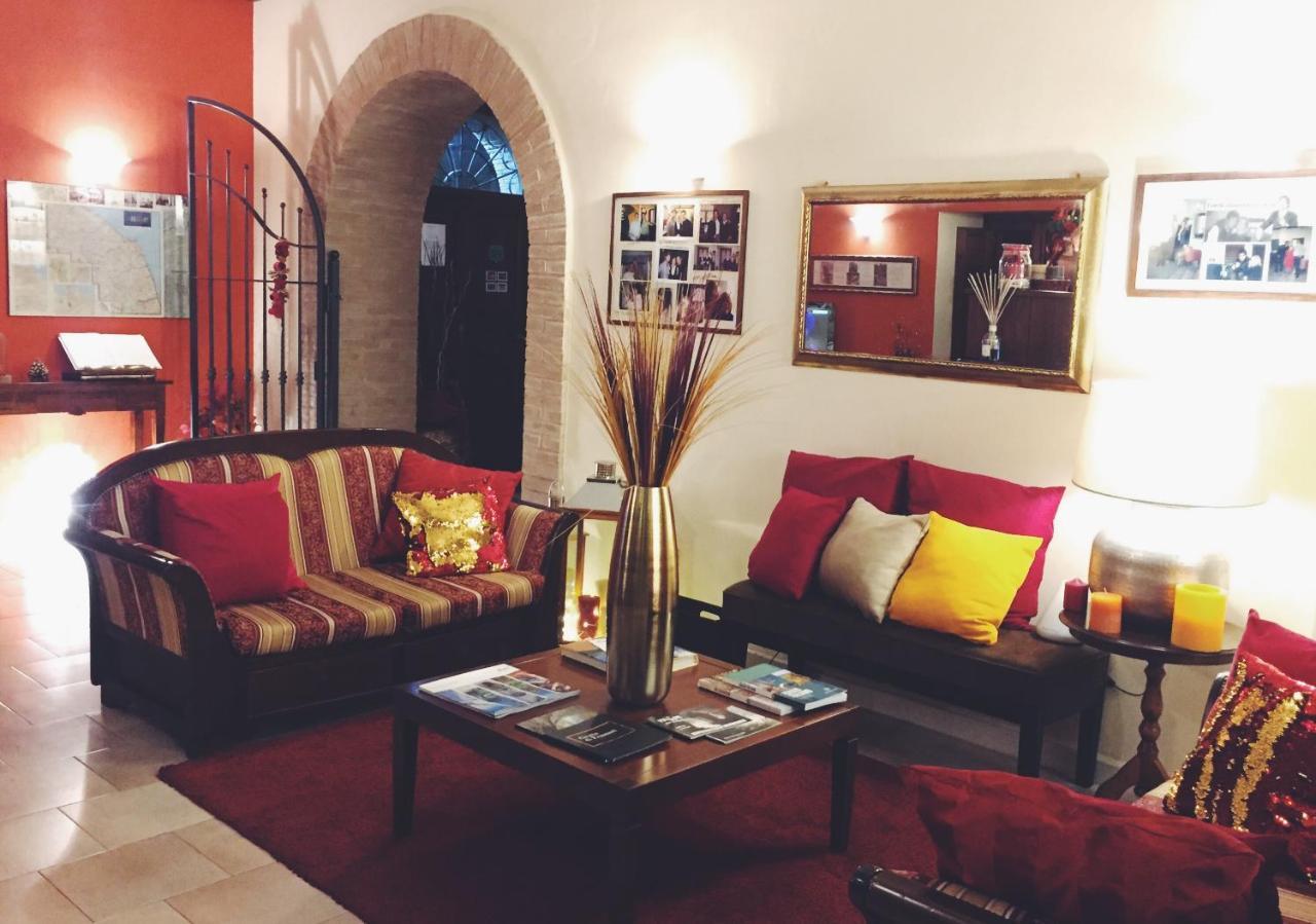 Hotel Borgo Antico Fabriano Exterior photo